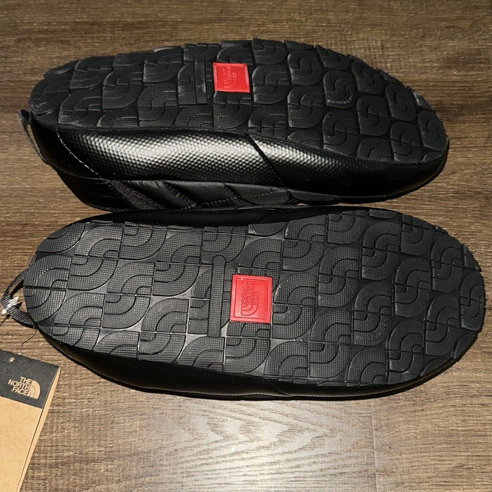 NEW with Tags Women’s THERMOBALL™ Traction Mules V - Picture 3 of 3